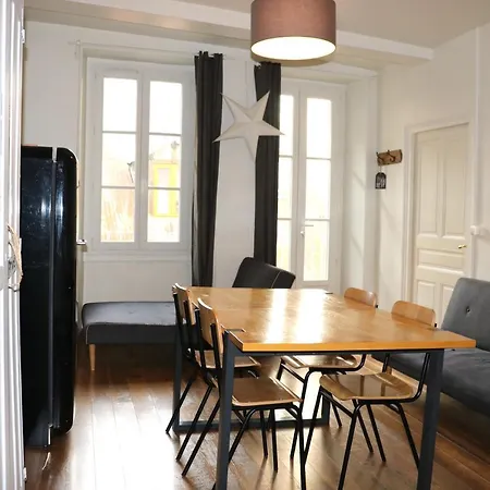 Centre Apartment *
